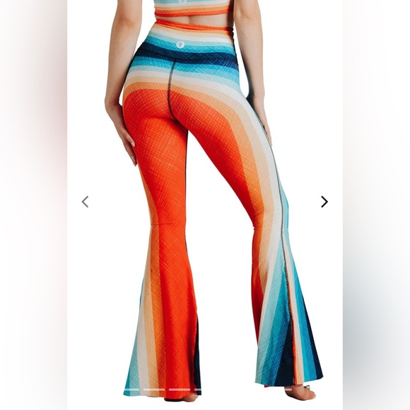 Yoga Democracy Original Bell Bottom - Retro Rainbow Size Large - Picture 5 of 7